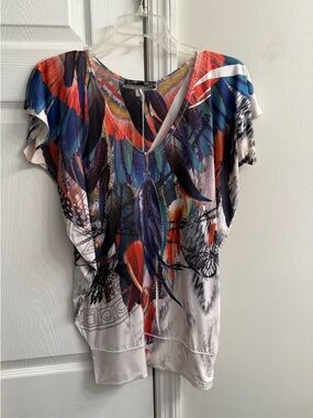 mandee Multicolor Feather Motif Short Sleeve Top